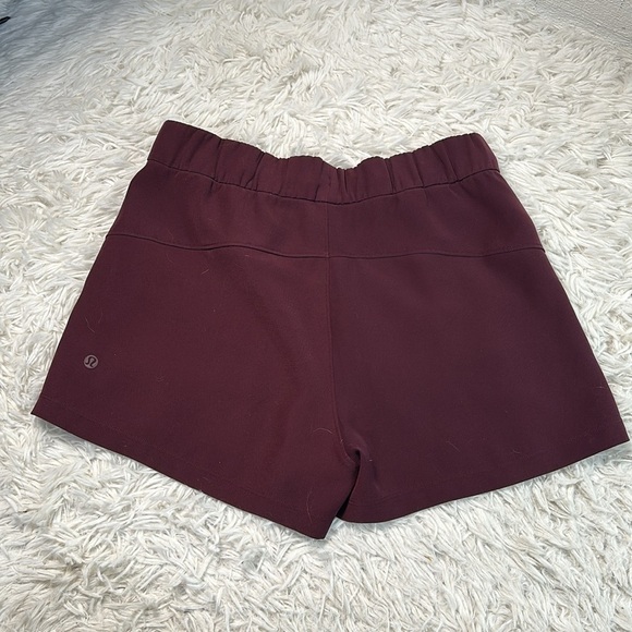 Lululemon On the Fly Short *Woven 2.5" - Picture 4 of 6